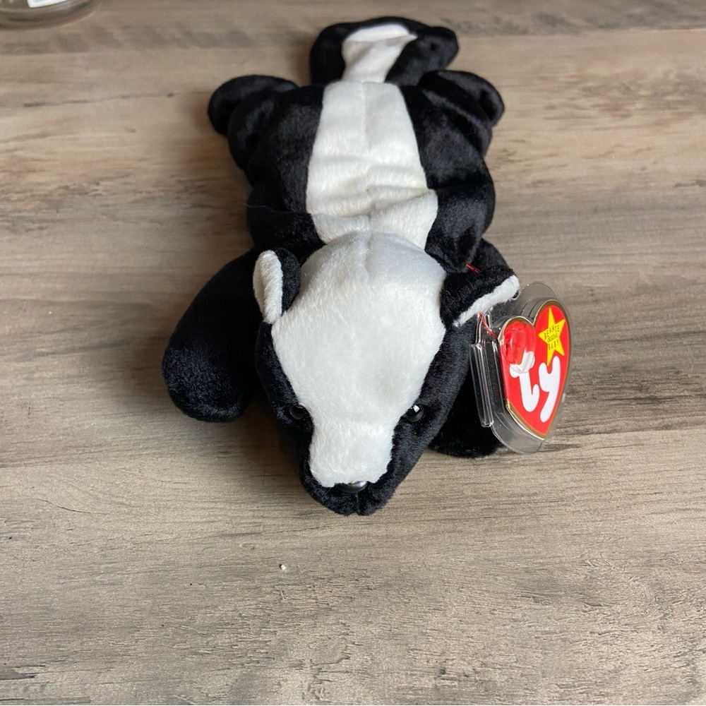 TY Beanie Baby Stinky The Skunk‎ Beanbag Toy February 13, 1995 Birthday